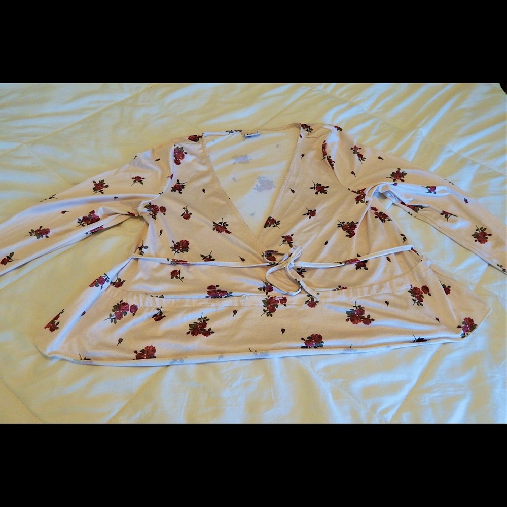 Gina Tricot Cinched Waist Top